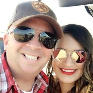 Meet your Posher, Estela